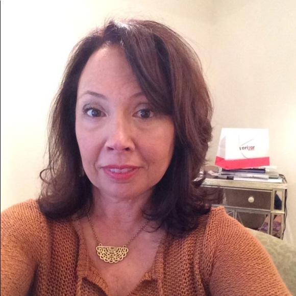 Meet your Posher, Lisa - Picture 1 of 1